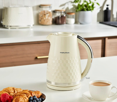Wasserkocher von Morphy Richards ( Mod Nr. 108272 ) in Creme