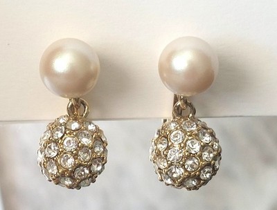 Vintage Monet Perlen und Kristall Ohrclips in goldfarbenem unedlem Metall