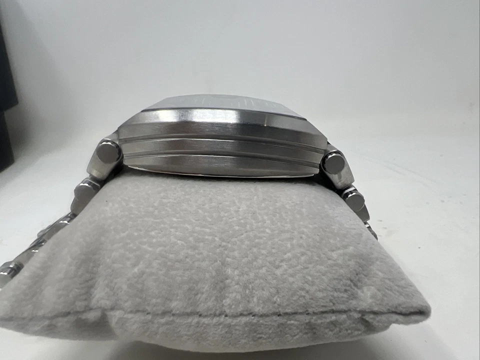 Android (Aragon) AD568 Stainless Steel Quartz Silver Orange Millipede Watch RARE - Image 4 of 4