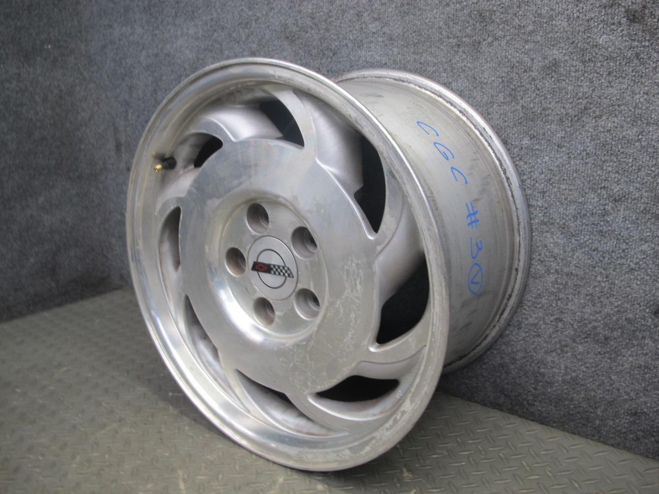 93-96 CHEVROLET CORVETTE C4 REAR RIGHT R17 17