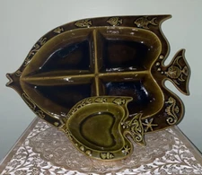 VTG 2 PC. TREASURE CRAFT NAUTICAL FISH RELISH TRAY GREEN GOLD TRIM TIKI CHIP DIP