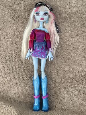 Monster High Puppe - Abbey Bominable - VIM Music Festival