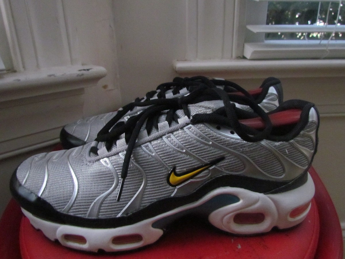 nike tuned 1 black silver yellow