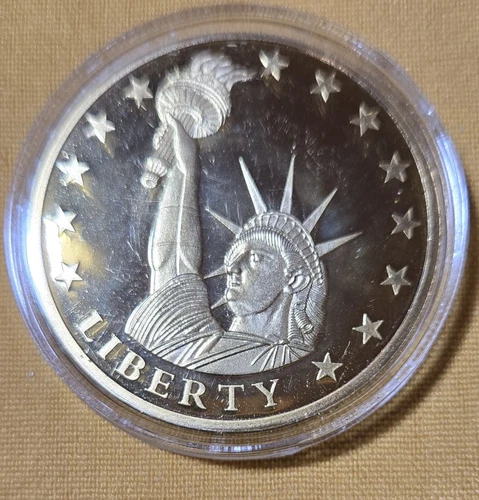 Statue of Liberty Commemorative Gold Coin