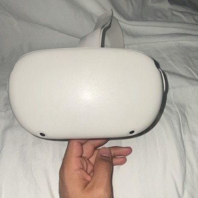 Meta Quest 2 White Standalone VR Headset USB-C with Two Motion Controllers
