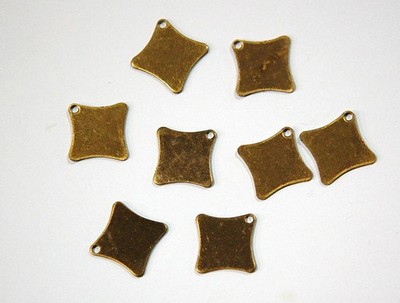 1 Hole Raw Brass Flat Scalloped Square Charms Drops (8) mtl202C