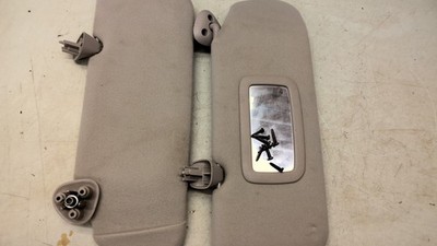  03-06 Chevy Silverado GMC Sierra Driver Passenger Sun Visor OEM W/ clips screw