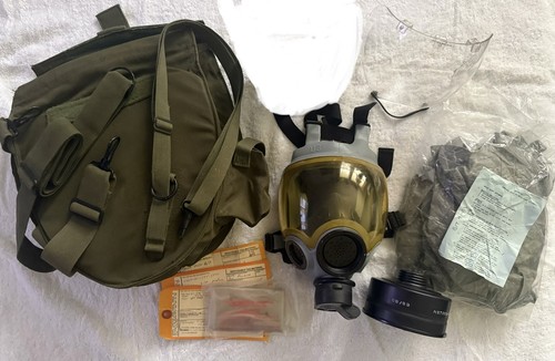 US Military Issue US 87 MSA 5229 Gas Mask And Carry Bag