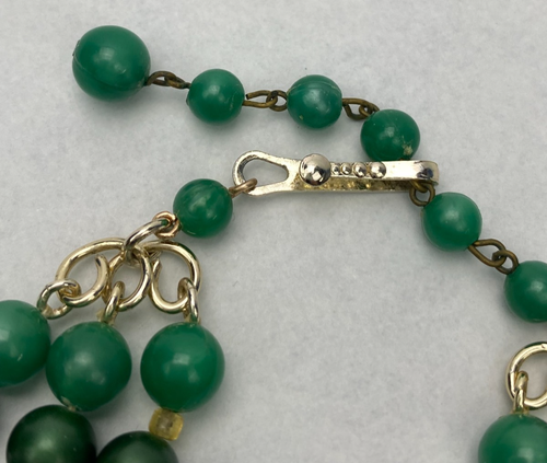Vintage 3 Strand Emerald Green Plastic Beaded Necklace Marked Germany - Picture 12 of 13