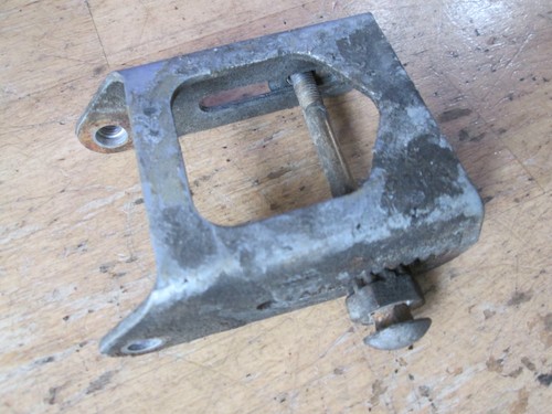 BMW E36 318i 316i M40 Motor / Lichtmaschine Halter