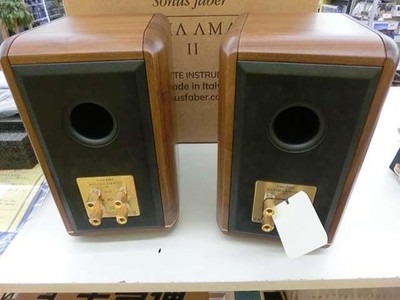Sonus Faber Minima Amator II Bookshelf Speakers Made in Italy Mint Condition Set