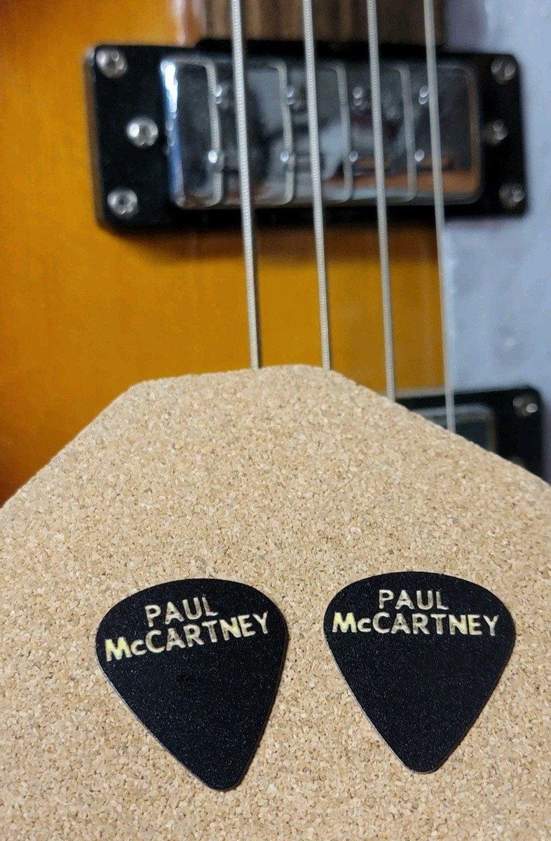 Linda McCartney Paul McCartney ギターピック 🎸RARE 2x Sir PAUL MCCARTNEY Concert Tour Guitar BASS Pick REPLICA