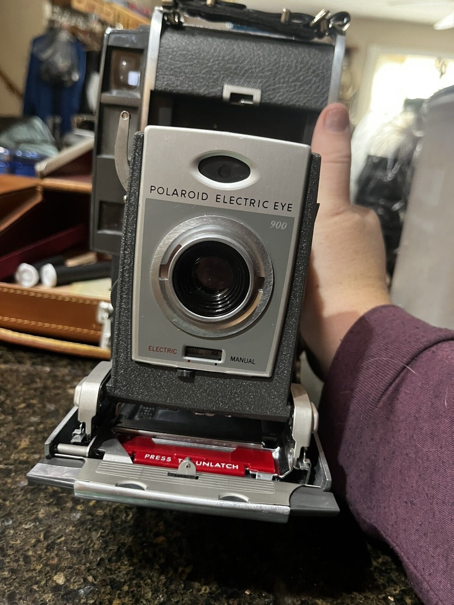 Vintage Polaroid 900 Electric Eye Land Camera Type-40 RollFilm w