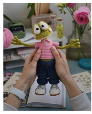 Crochet Frog Doll | Amigurumi Handmade Plush | Stuffed Animal Gift
