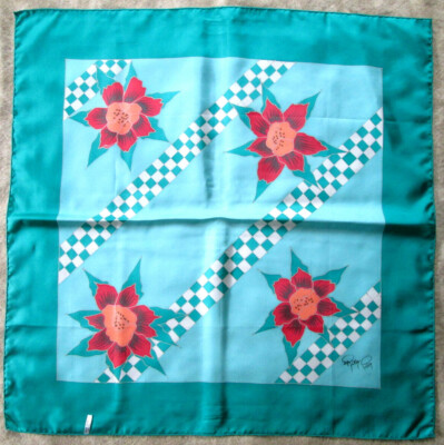 Foulard En Soie Vintage - Motif Papillons - Dimensions 84x86 Cm - Couleur Kaki - Occasion
