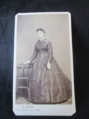 CDV FOTO FRAU IM LANGEN KLEID FOTO E FIXON PARIS