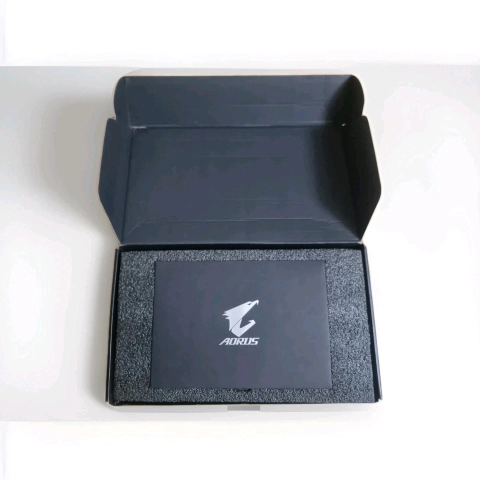 NEW Gigabyte AORUS GeForce GTX 1080 Ti 11GB GDDR5X Xtreme Gaming Graphics Card - Image 3 of 4