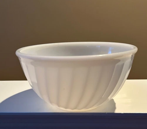 Vintage Anchor Hocking Fire King Oven Ware Milk Glass White Swirl Mixing Bowl 9"