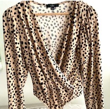 Lulus Blouse SM Bodysuit Long Sleeve Leopard, Low V Neck, Stretch double Snap