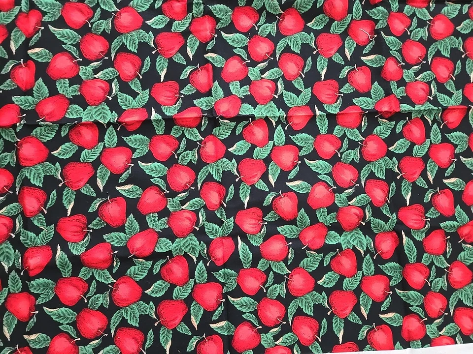 VTG Hoffman International Quilting Fabric 43" X 28" Cotton Red Apples Black - Image 3 of 4