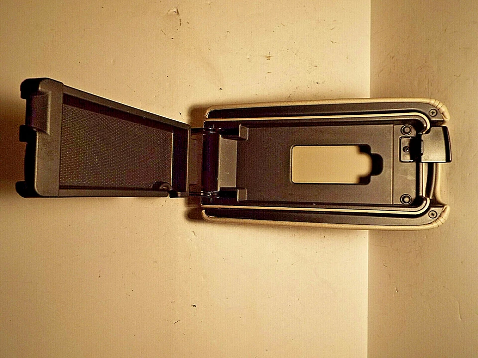 Conjunto de tapa de consola Mitsubishi Outlander 2009. USADO. Foto 4 de 4