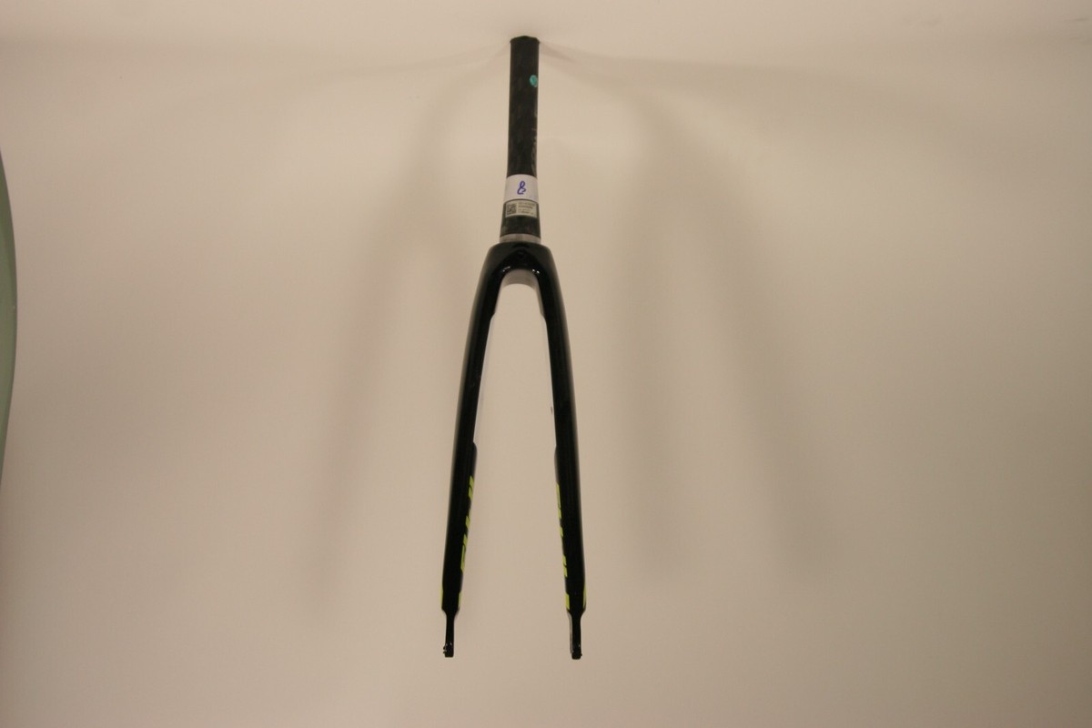Fuji FC-440 Carbon Fork Tapered x 250mm 700c Threadless Rim Brake