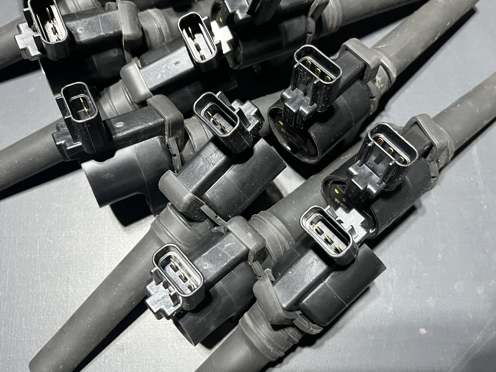 12pcs Ignition Coils for Aston Martin DBS DB9 Rapide Virage 4G43-12A366-AA Used