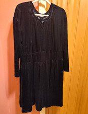 Terra & Sky Women's Plus Dress Size 2X; Black Velvet Smocked Long Slv Pullover