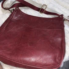 Vegan Leather Crossbody Fashion Shoulder Bag burgundy with Adjustable Strap