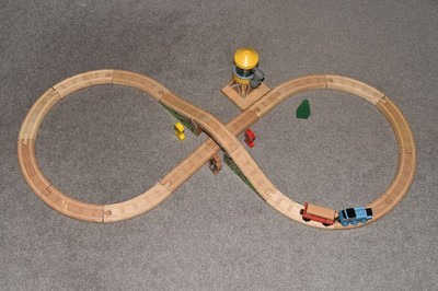 Learning Curve Thomas & Friends Wooden Railway Water Tower Figure 8 Set 2009 EUC