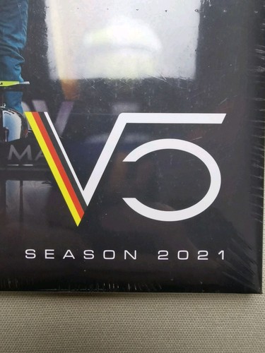 Sebastian Vettel x Aston Martin Picture Book 2021 (NEW) Team Issue Only Wrapped - Afbeelding 3 van 10