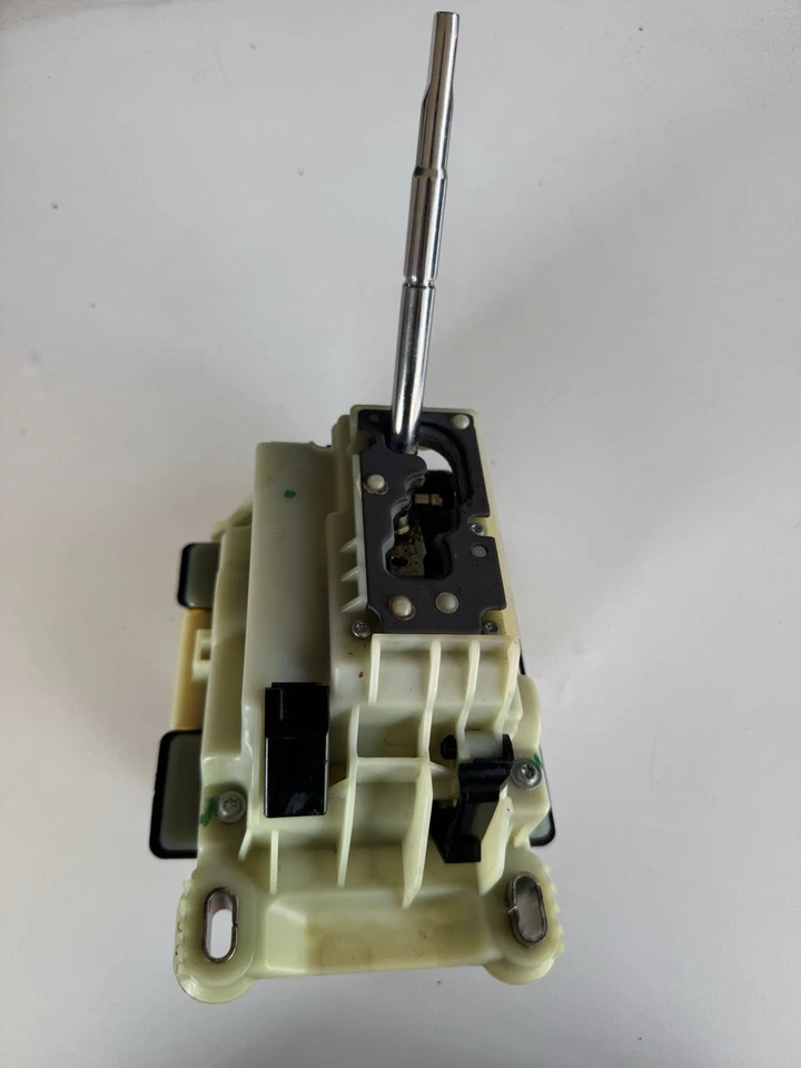 🟩03-09 Mercedes W203 W209 C230 C320 C240 C280 Floor Gear Shifter 203 267 6124 - Image 4 of 4