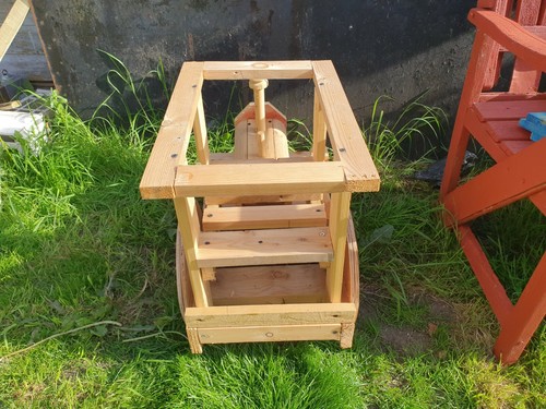 Maceta de madera para jardinera de hierbas de jardín de tren reciclada. - Imagen 3 de 4