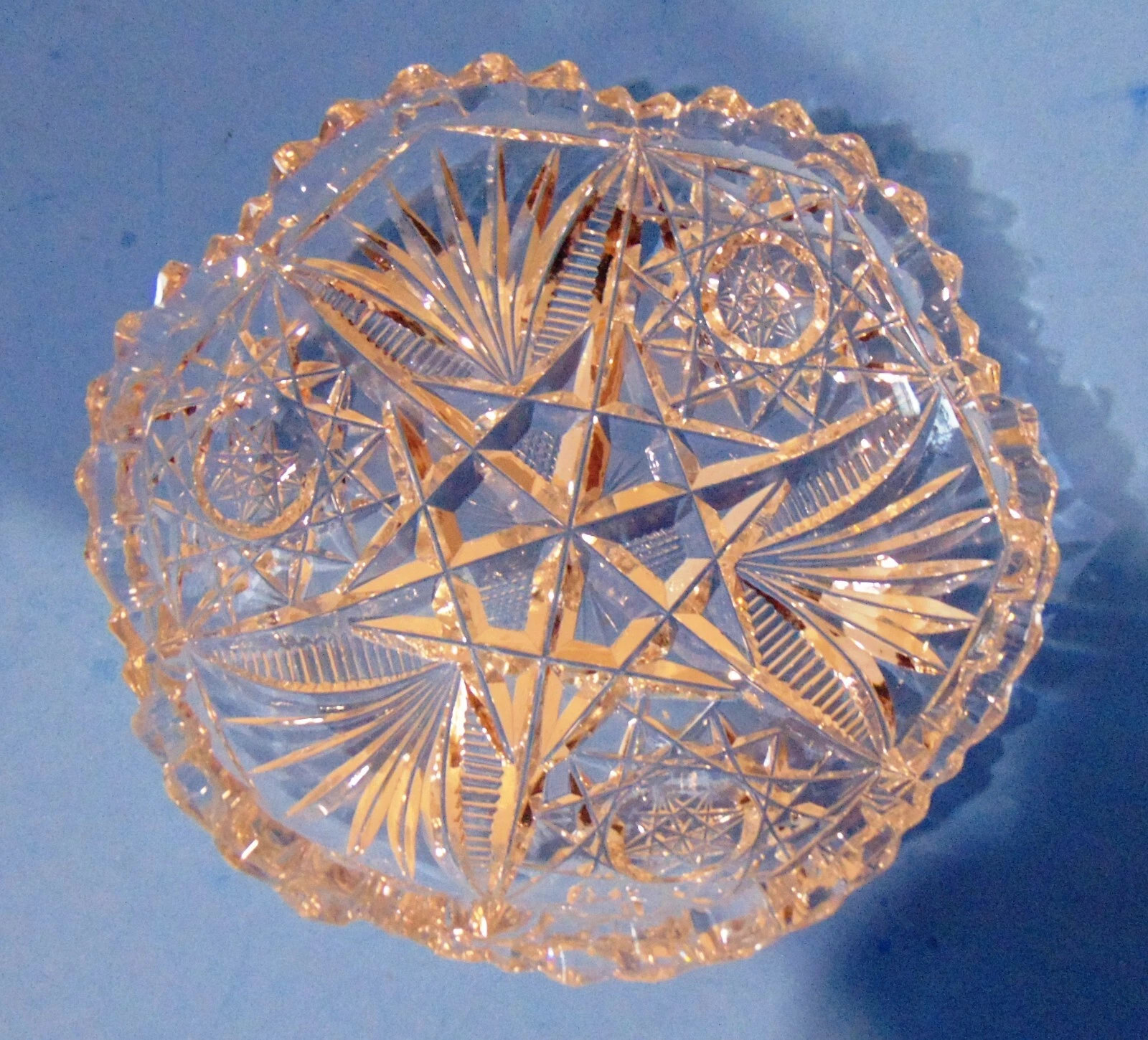 VINTAGE 4 1 2” AMERICAN BRILLIANT PERIOD DEEP CUT GLASS SHALLOW BOWL