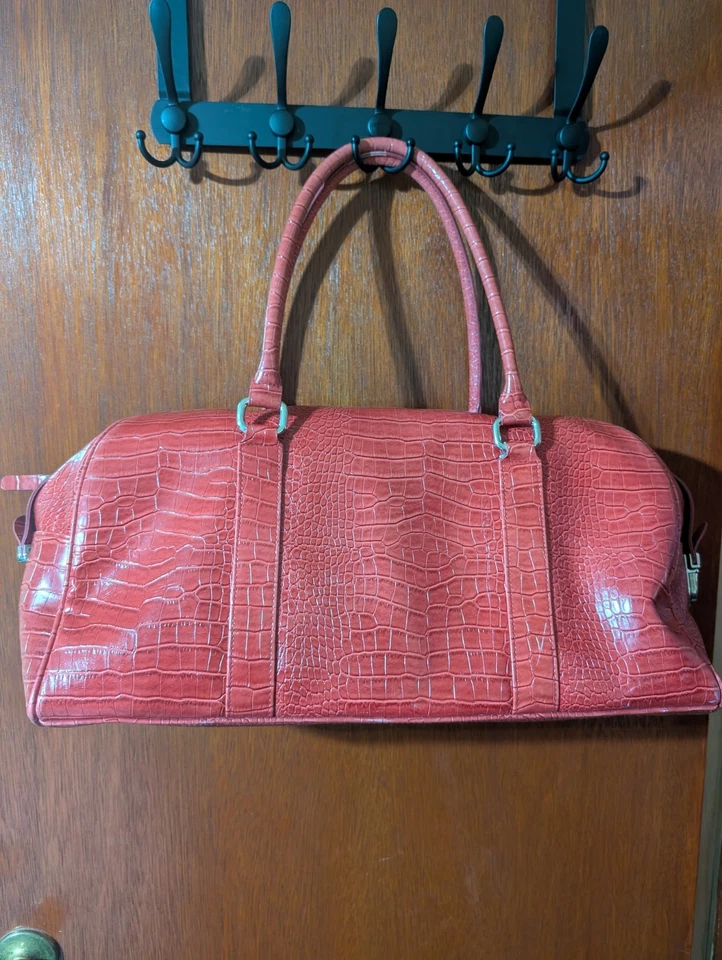 Bolso de Lona Vintage Bath And Body Works Bolso de Noche Rojo Imitación Cuero Caimán Foto 2 de 4