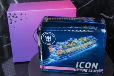 ICON OF THE SEAS Royal Caribbean 3D Etched Crystal Block CROWN ANCHOR SOCIETY