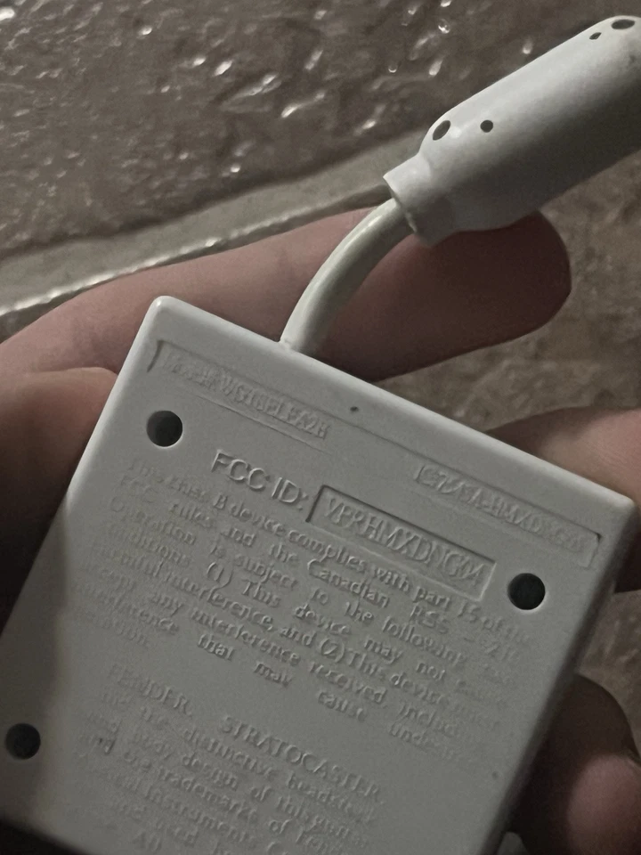 Wii Rock Band 2 Harmonix WGTSELEA2B Wireless Fender Stratocaster Guitar Dongle - Image 3 of 3