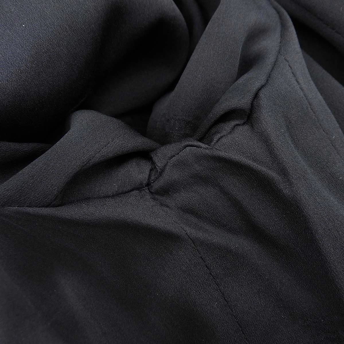 Cappotto doppiopetto Chanel Coco vintage P08239V04917 nero accessori r5_07 Vd