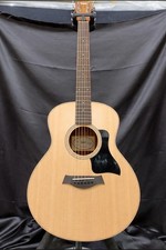 chitarra acustica taylor