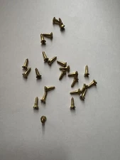 BRASS OVAL HEAD SLOTTED WOOD SCREWS. 6 x 1/2” 30 PCS. NEW