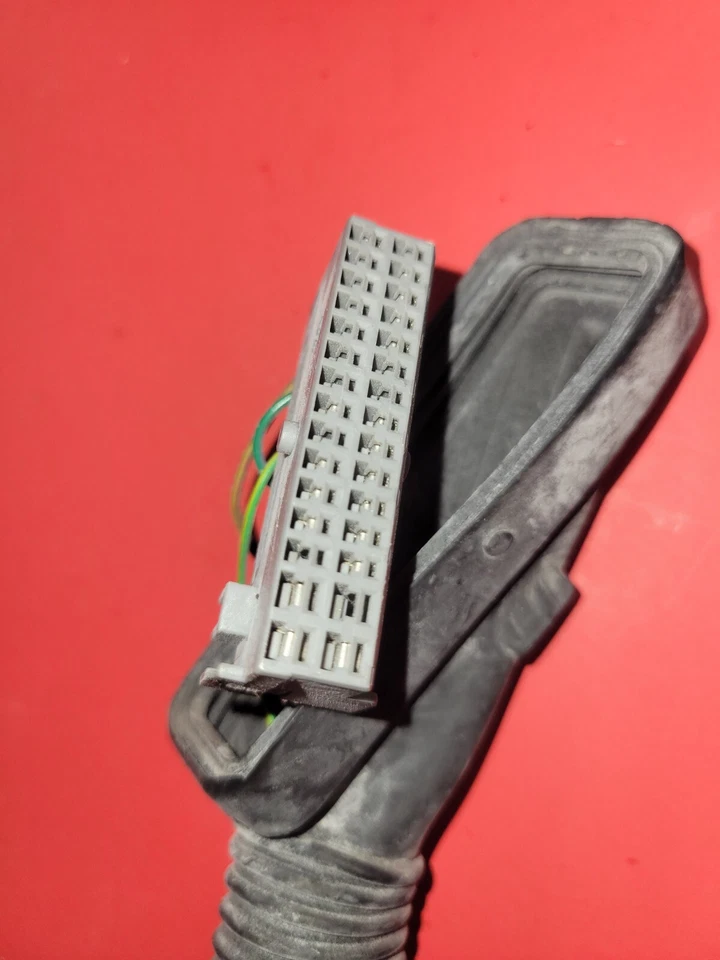 OEM 2013 - 2018 BUICK ENCORE ЖГУТ ПРОВОДОВ ЗАДНЕЙ ДВЕРИ 688328731 - Изображение 2 из 4