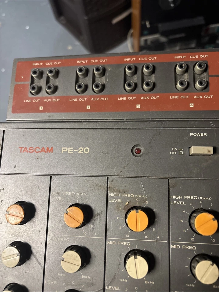 Микшер Tascam PE-20 включается - Изображение 2 из 4