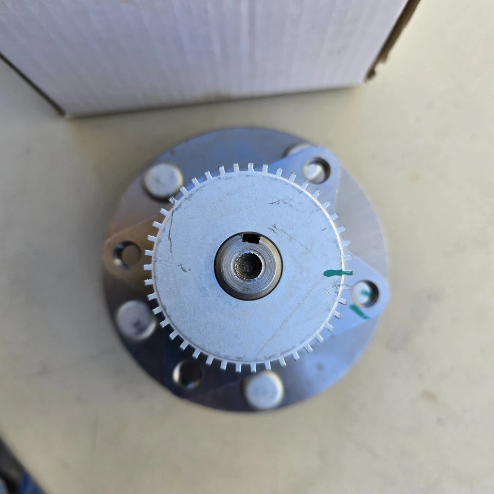 Conjunto de buje y cojinete de rueda NT512136 para Chrysler Mitsubishi 2x2 con ABS Foto 3 de 4