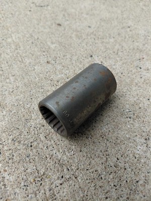 NOS VOLVO PENTA 897368 SPLINED SLEEVE 875183 LOWER DRIVE 17 SPLINE