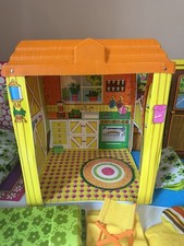 Casa de muñecas Barbie Country Living Home vintage 11 pulgadas muñeca de moda de plástico (leer)
