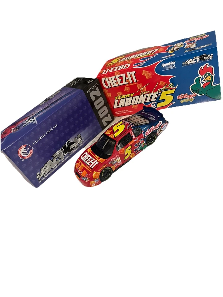 Terry Labonte #5 2002 Monte Carlo Kellogg's Cheez-It 1/24 Die Cast in Box - Image 3 of 4