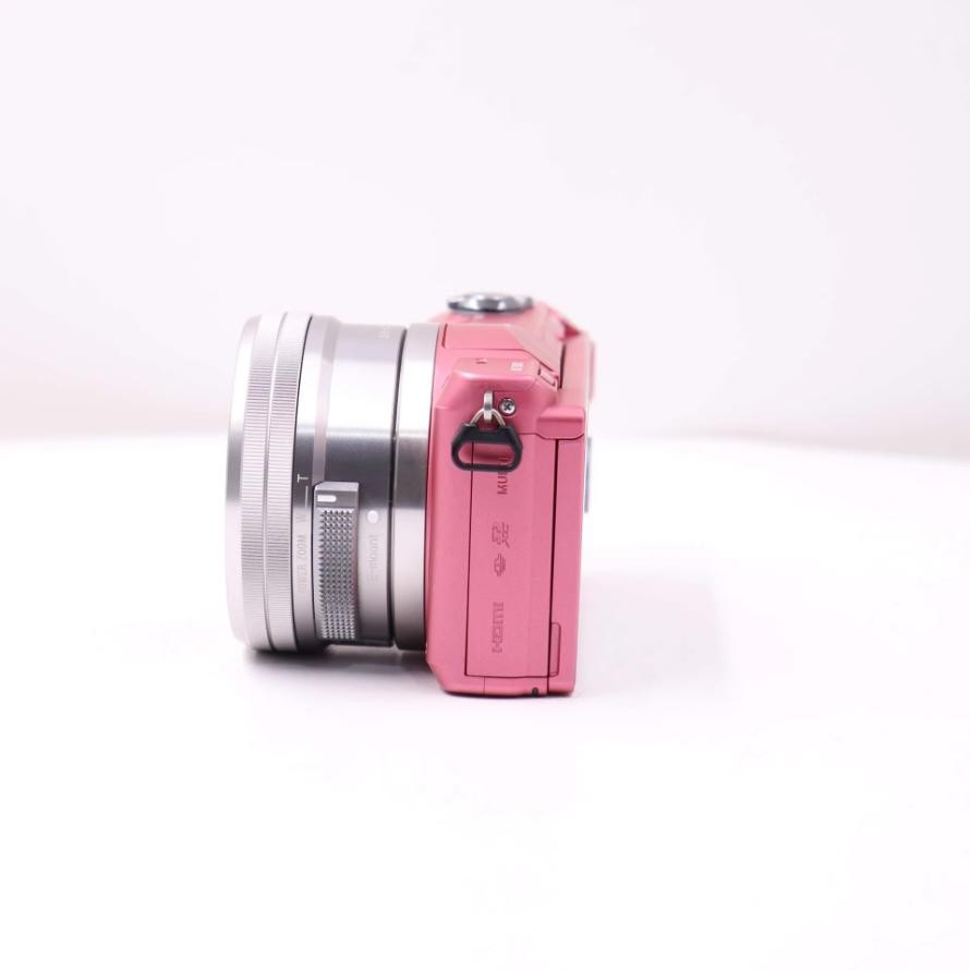 Sony α5000 ピンク 16-50mmレンズ付き Sony a5000 Pink Mirrorless Camera + 16-50mm Silver Lens - 20.1MP
