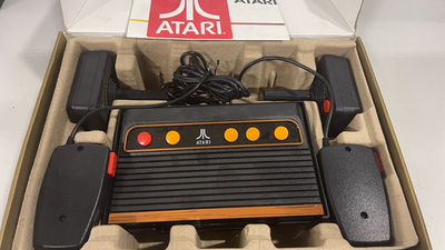 Atari Flashback 8 Gold Deluxe HD Console 40th Anniversary Edition