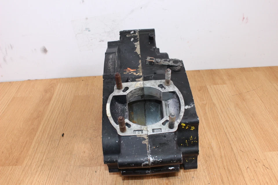 Корпуса двигателя/картер двигателя 1977 YAMAHA IT250 - Изображение 3 из 4