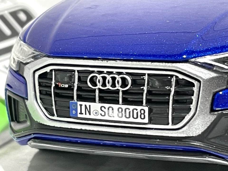 Audi SQ8 Escala 1:32 Modelo Coche Juguete Niños Papás Regalo Cumpleaños Foto 4 de 4